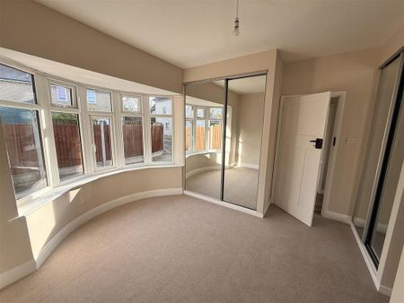 3 bedroom detached bungalow to rent - Photo 2