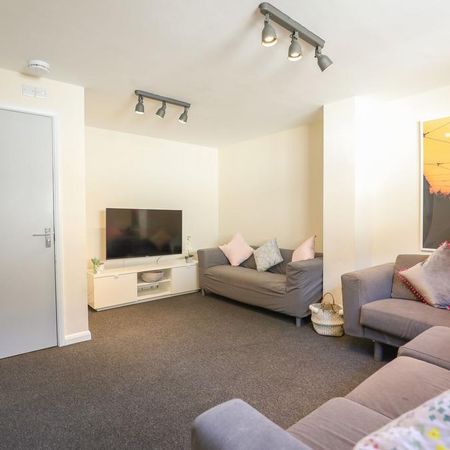 9 bedroom house to rent - Photo 4