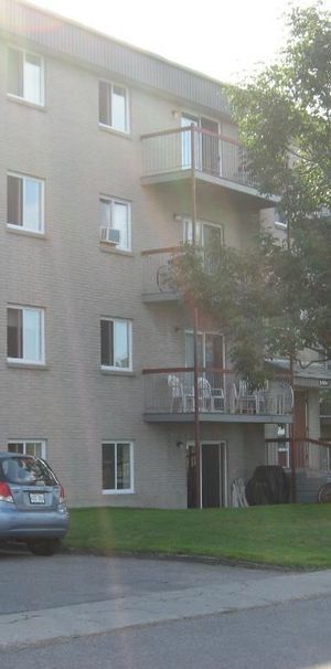 Charlesbourg - Photo 1