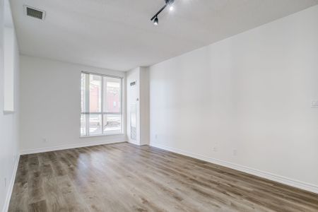 For Lease - 398 Eglinton Avenue Unit# 107, Toronto, Ontario - Photo 4