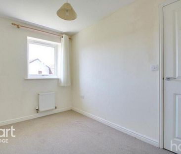 2 bedroom end of terrace house to rent - Photo 2