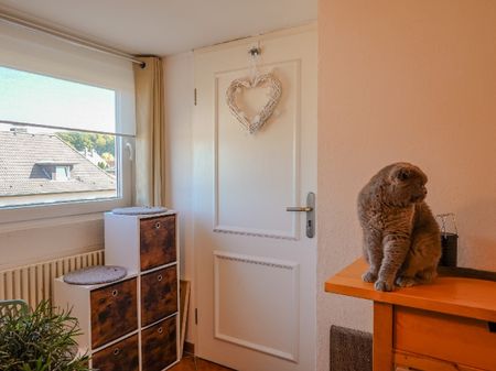 Gemütliche 40m² große 2-Zimmer-Dachgeschosswohnung mit Südbalkon in begehrter Lage von Hagen-Emst - Photo 2