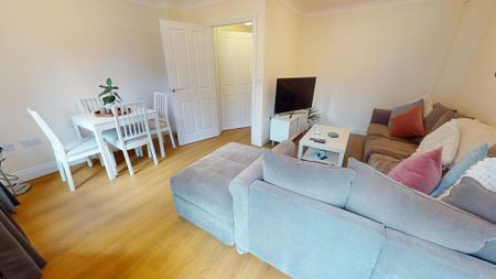 3 bedroom end of terrace house to rent - Photo 2