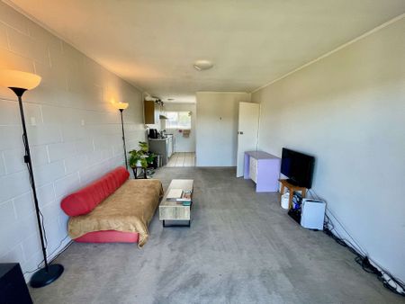 2 Bedroom, 1 bathroom unit - Photo 3