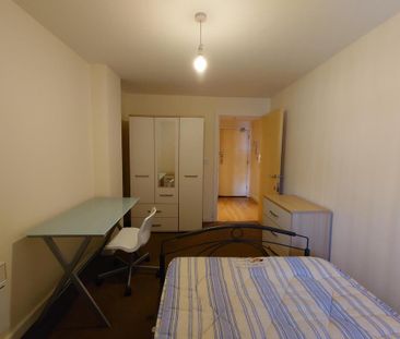 2 bedroom flat to rent - Photo 6