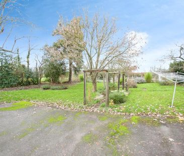 3 bedroom semi-detached house to rent - Photo 6