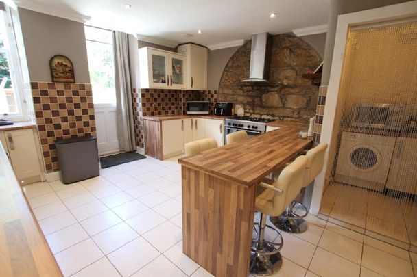 Devonshire Terrace, Hyndland - Photo 1