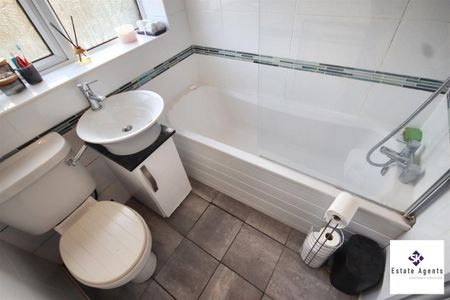 2 Bedroom House - Semi-Detached To Let - Photo 5