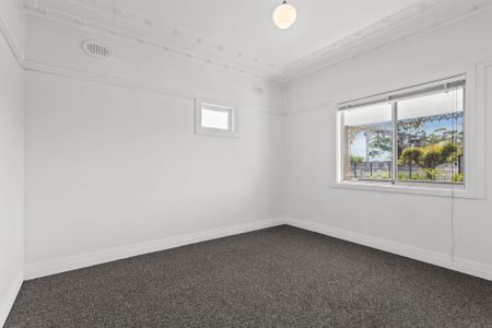 Charming 3-Bedroom Family Home - Photo 3