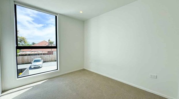 Modern 2 Bedrooms, Avondale - Photo 1