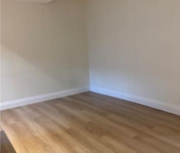 For Lease - 4 Bankfield Crescent Unit# 2, Hamilton, Ontario - Photo 2