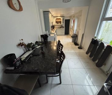 5 bedroom terraced house to rent - Photo 2