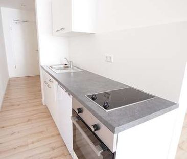 **Modernes Single-Apartment mit Balkon und EBK** - Photo 1