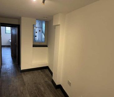 Town Hill, Warrington, WA1 - Photo 4