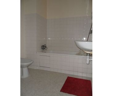 A LOUER - Avenue de Dun - T3 avec parking et cave. - Photo 5