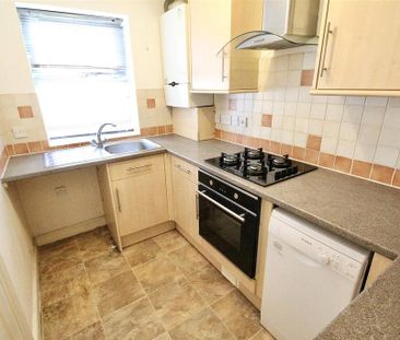 2 bedroom terraced house to rent - Photo 2