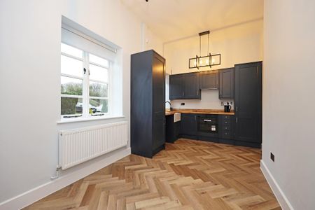 2 bedroom semi-detached house to rent - Photo 5