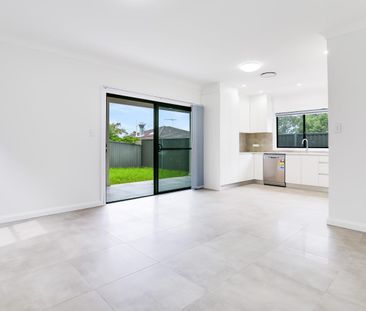 Spacious Two-Bedroom Granny Flat with Electricity & Internet Included - Photo 1