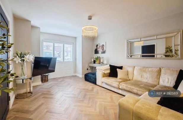 4 bedroom terraced house to rent - Photo 1