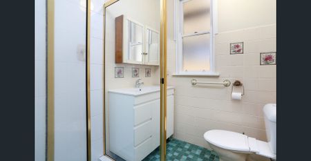 Newly painted Charming Family Home - Photo 4