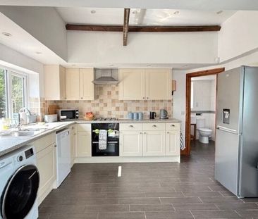 Little Thatch, Ringwood - Photo 3