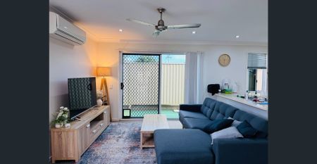 FULLY FURNISHED, HIGH END EXECUTIVE TOWNHOUSE - Photo 4