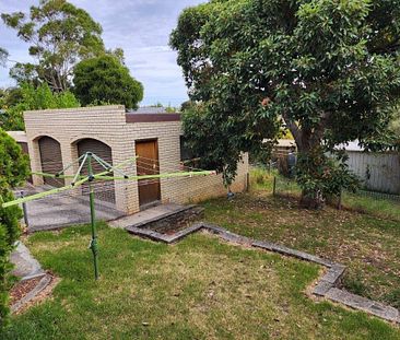 Lovely solid double brick home with quirky touches. - Photo 1