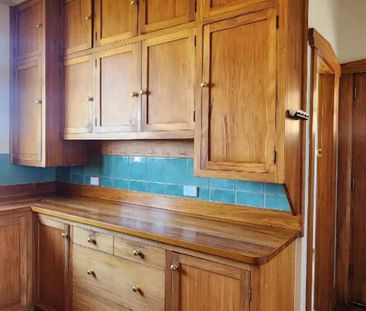 CHARACTER HOME- EQUISITE COASTAL SEA VIEWS - Photo 2