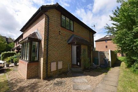 Woodlands, Copse Lane, Horley, RH6 - Photo 4