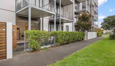 GROUND FLOOR ONE BEDROOM APARTMENT - Photo 4