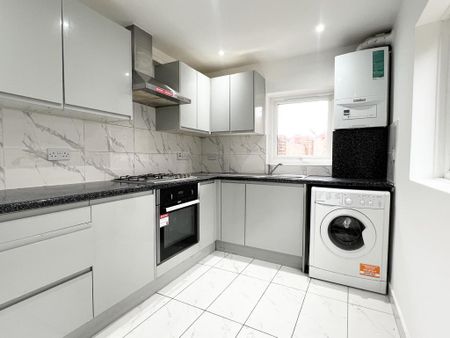 2 bedroom end of terrace house to rent - Photo 4