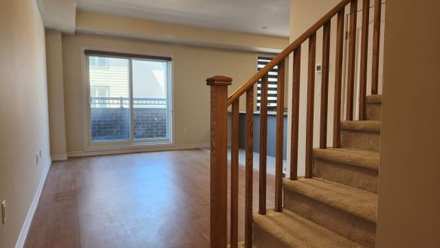 Two bedroom townhouse for rent Courtice Ontario - Photo 1