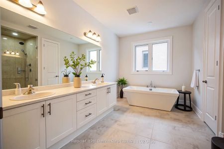 For Lease - 212 Harwood Avenue, Woodstock, Ontario - Photo 3