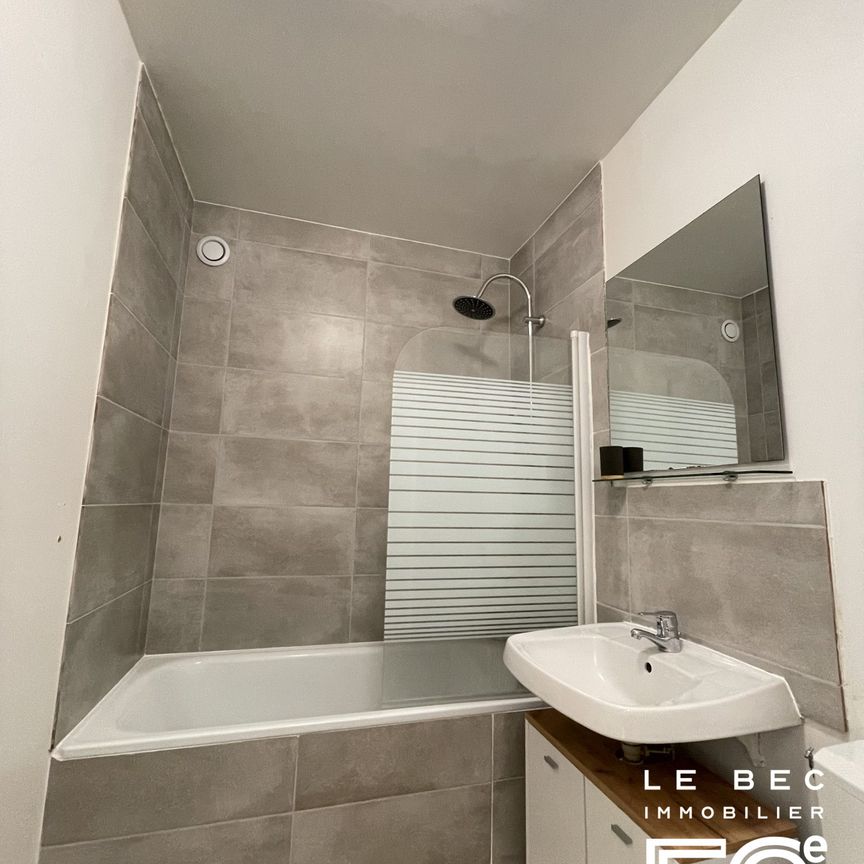Location studio meublé Vannes - Photo 1