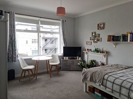 Studio in central Southbourne - Photo 2