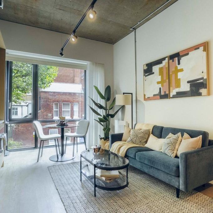 Studio to rent - Photo 1