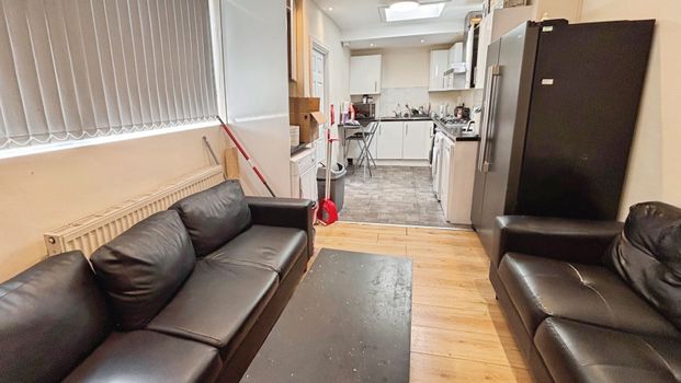 1 bedroom terraced to rent Teversal Avenue, NG7 - Photo 1