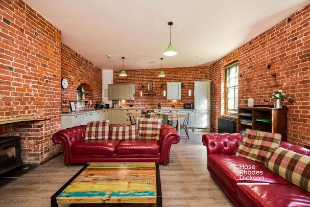 3 bedroom flat to rent - Photo 1