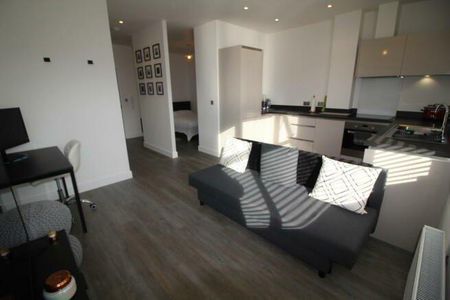 1 bedroom flat to rent - Photo 2