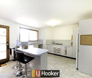 Neat Three Bedroom Townhouse - Photo 4