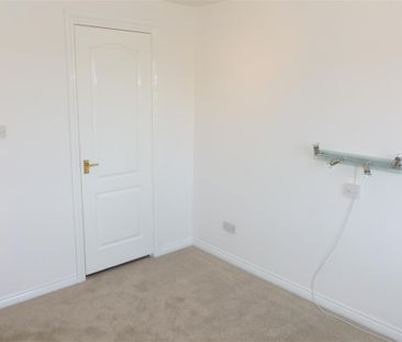 ElfordGrove, MarstonGreen, Birmingham - Photo 3