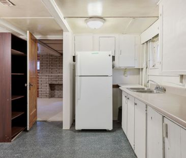 For Lease - 71 Lesmount Avenue Unit# Lower, Toronto, Ontario - Photo 3