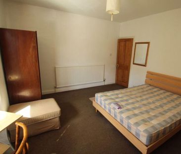 4 bedroom terraced house to rent - Photo 5