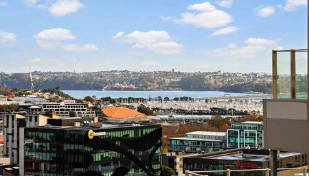 Sunny 2-Bedroom City Apartment - Photo 3