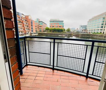 Price €1,900 pcm - Available Now - Furnished - Photo 4