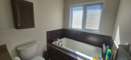 For Lease - 278 Broxburn Crescent, Barrhaven, Ontario - Photo 3