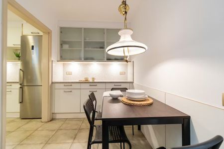 Carrer de Balmes, Barcelona, Catalonia - Photo 2