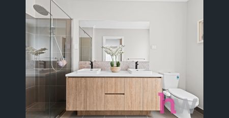 Luxury Family Living with Space, Style & Convenience! - Photo 5