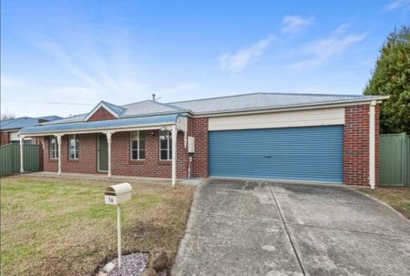 Three Bedroom Family Home in Ballarat East - Photo 2