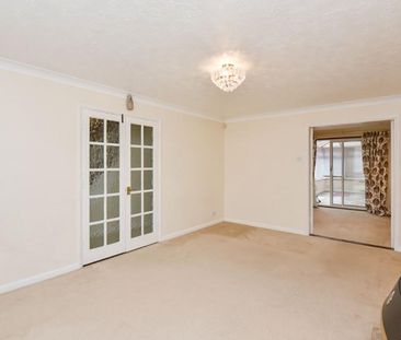 4 bedroom house to rent St. Mellion Close, Mickleover, Derby, DE3 - Photo 1